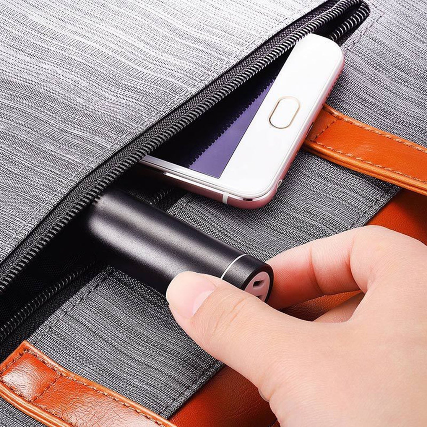 LTAW105【100 PCS】2600mAh Portable Cylinder Metal Power Bank Charger